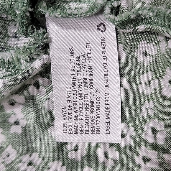 Wild Fable Size L Green Floral Cinch Front Crop Halter Top, Exc. Used Condition - Picture 10 of 12